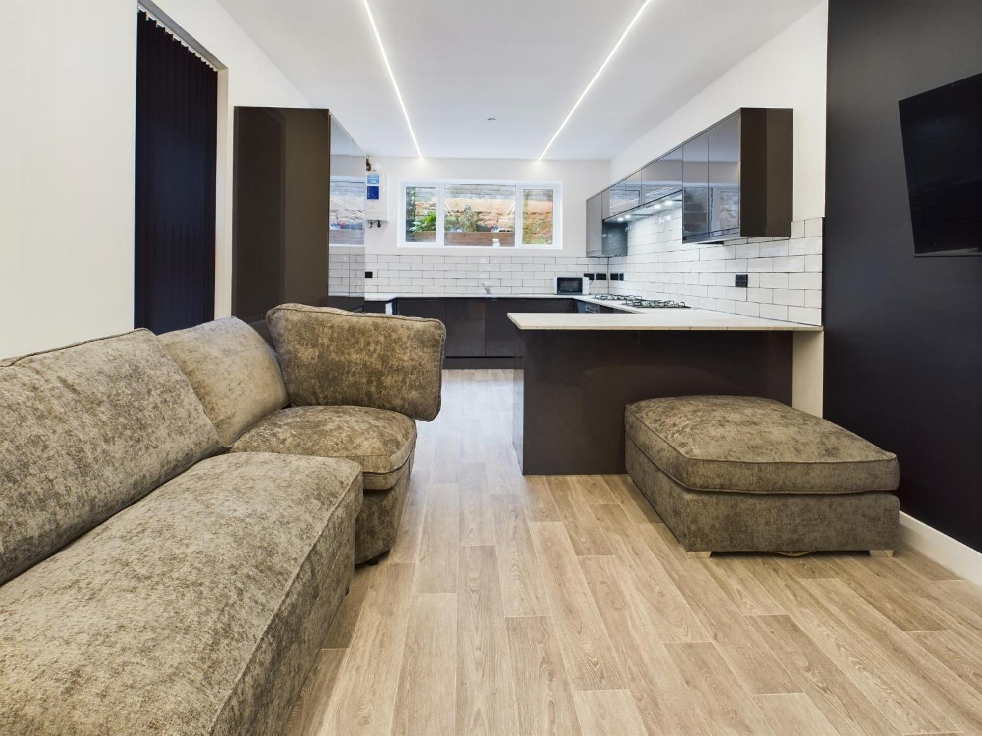 Substantial 9 Bedroom House In Swansea Sketty Экстерьер фото